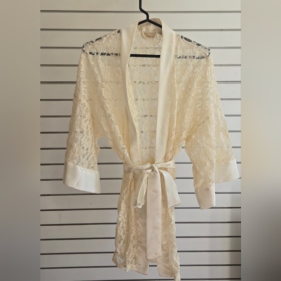 Victoria's Secret Other - Victoria's Secret Vintage Gold Label Elegant Cream Lace Robe Satin Feminine O/S